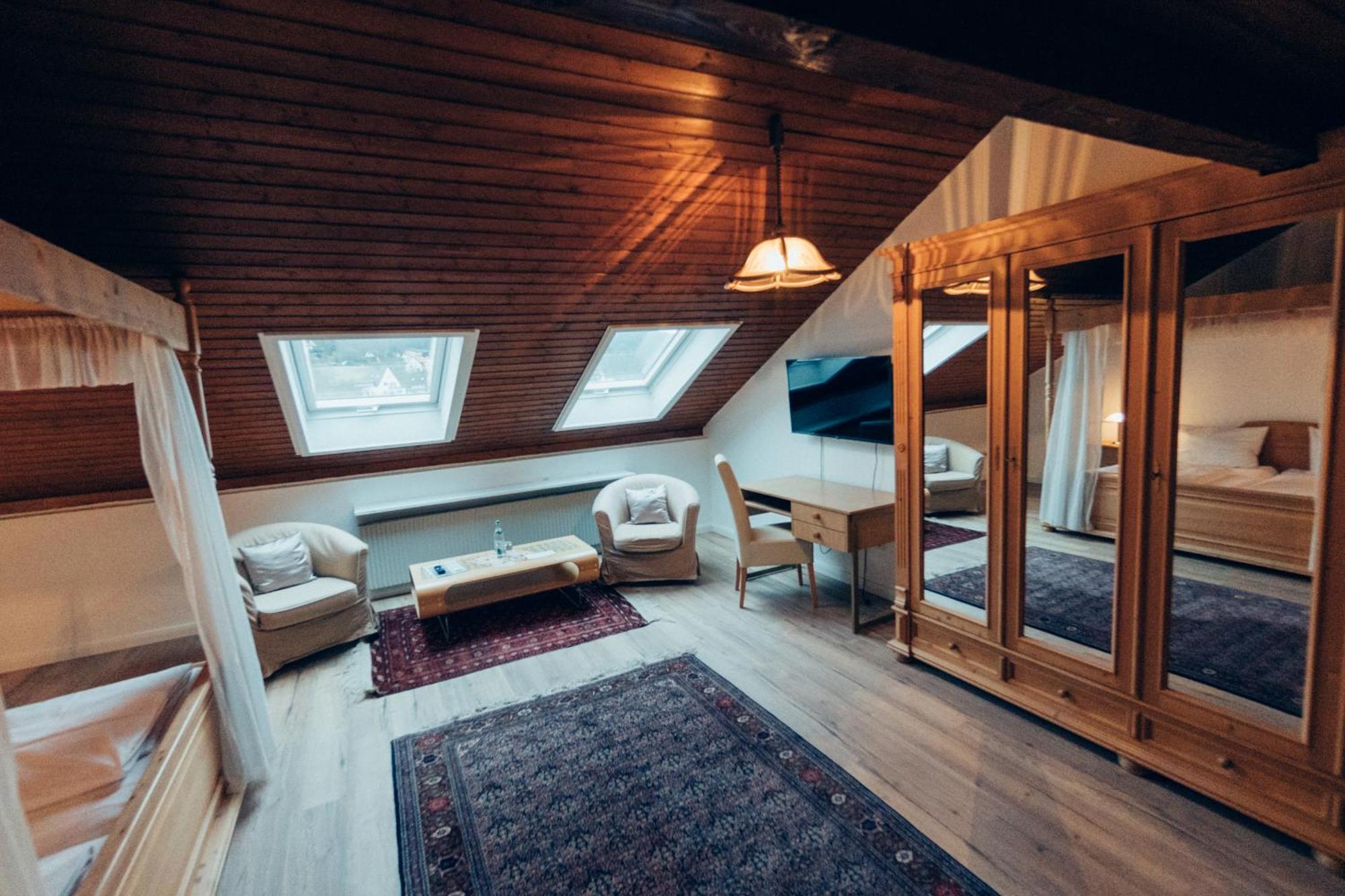 Gasthof Hotel Zur Post Egloffstein 외부 사진